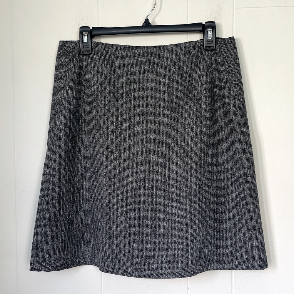 Tahari Tweed A-line Skirt Size 8 Back Zip Closure Lined Office Career Workwear